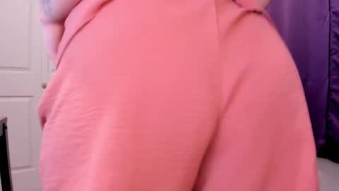 Snapshot of bigt3ti chatting on 01/17/25, 11:17  Nubia  online show from 01/17/25, 11:17