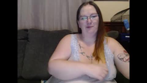 Snapshot of bigtitsgirl9991 chatting on 02/03/26, 02:21 Kim online show from 02/03/26, 02:21