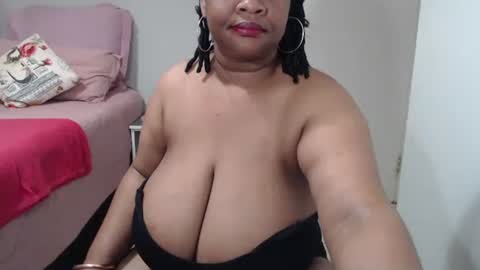 Snapshot of bigtitshornygirlxxx chatting on 09/21/25, 03:19 Lona online show from 09/21/25, 03:19