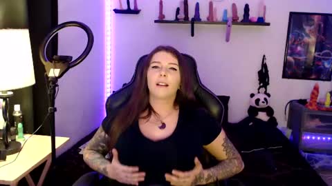 Snapshot of bigtittedtattedlesbian chatting on 06/17/26, 09:27 Nichole lights online show from 06/17/26, 09:27