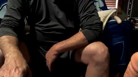 Snapshot of biguylovessuckingcock chatting on 12/21/24, 07:38 biguylovessuckingcock online show from 12/21/24, 07:38