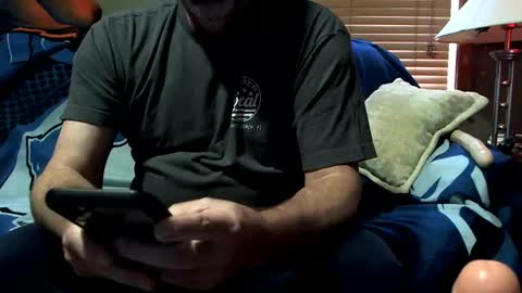 Snapshot of biguylovessuckingcock chatting on 12/25/24, 04:43 biguylovessuckingcock online show from 12/25/24, 04:43