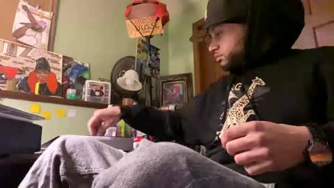 Snapshot of bigwalkdog12 chatting on 12/28/24, 01:18 Floppyphallus online show from 12/28/24, 01:18