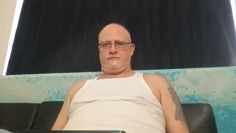 Snapshot of bigwhtguy619 chatting on 02/06/26, 08:23 bigwhtguy619 online show from 02/06/26, 08:23