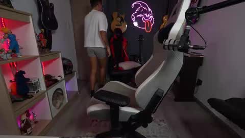 Snapshot of bigxboy96 chatting on 10/06/25, 07:11 bigxboy96 online show from 10/06/25, 07:11