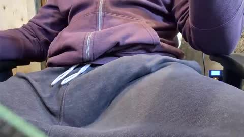 Snapshot of bigxdickxnick chatting on 02/12/25, 04:33 bigxdickxnick online show from 02/12/25, 04:33