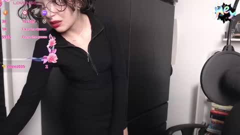 Valeria 3 online show from 11/12/25, 12:55