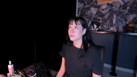 bilie__eilish online show from 06/07/26, 12:42