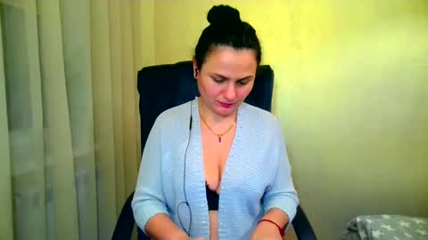 Snapshot of bililay chatting on 02/16/25, 10:10 DOM NIKA online show from 02/16/25, 10:10