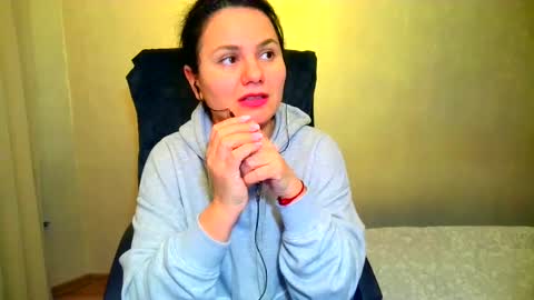 Snapshot of bililay chatting on 02/24/25, 10:25 DOM NIKA online show from 02/24/25, 10:25