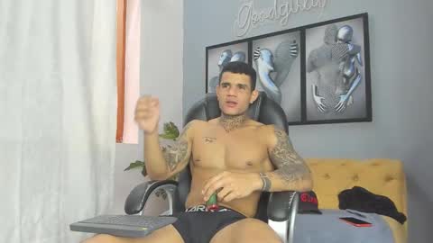 Snapshot of billy__douglass chatting on 12/15/25, 08:35 Billy Douglass online show from 12/15/25, 08:35