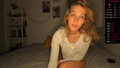 Snapshot of billy_full chatting on 01/26/25, 09:40 Billy and Lisahelp us to reach 100 likes online show from 01/26/25, 09:40