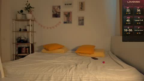 Snapshot of billy_full chatting on 02/26/25, 09:42 Billy and Lisahelp us to reach 100 likes online show from 02/26/25, 09:42