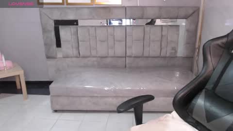 Live 1000pm 600am COLOMBIAN HOUR online show from 10/03/25, 08:50