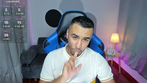 Snapshot of bilyryan1 chatting on 01/12/25, 12:28 Nick Moca online show from 01/12/25, 12:28