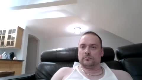 Snapshot of bird8888 chatting on 09/14/25, 02:00 bird8888 online show from 09/14/25, 02:00