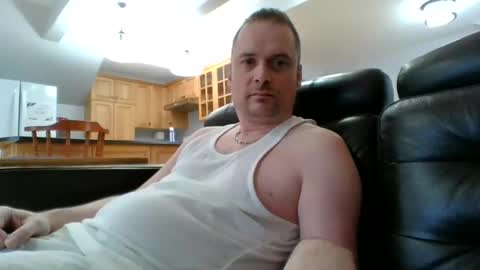 Snapshot of bird8888 chatting on 09/22/25, 01:46 bird8888 online show from 09/22/25, 01:46
