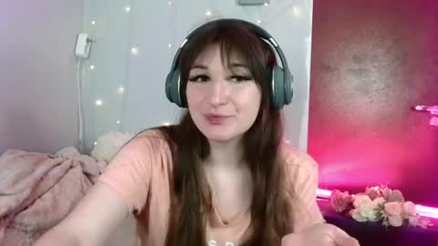 birdie_kiss online show from 06/22/26, 07:44