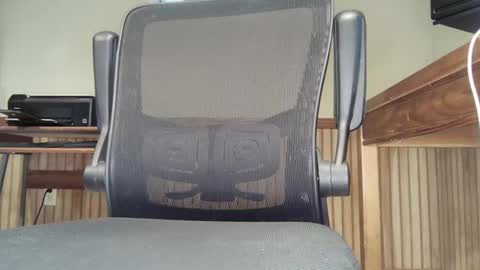 Snapshot of bisensualboy chatting on 12/02/24, 03:03 bisensualboy online show from 12/02/24, 03:03