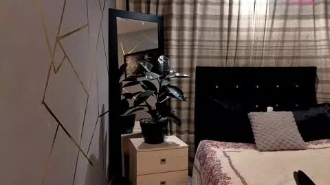  ..  .. online show from 10/05/25, 03:16