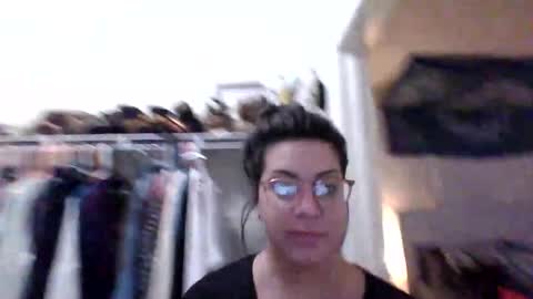 Snapshot of bj4290 chatting on 11/18/25, 05:06 bj4290 online show from 11/18/25, 05:06