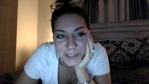 Snapshot of bj4290 chatting on 11/30/25, 11:31 bj4290 online show from 11/30/25, 11:31