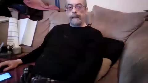 Snapshot of bkkm75 chatting on 10/20/25, 01:22 bkkm75 online show from 10/20/25, 01:22