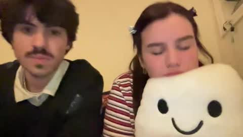 bkws985 online show from 10/21/25, 12:11