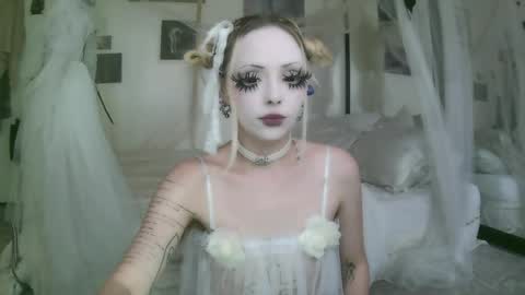 vampire fang  online show from 05/13/26, 07:55