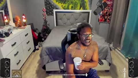 Plant Base Streamers From Pennsylvania online show from 01/04/25, 11:17