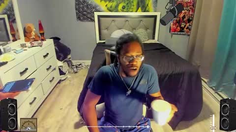 Plant Base Streamers From Pennsylvania online show from 01/08/25, 10:48