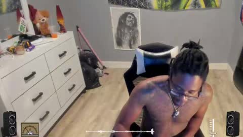 Plant Base Streamers From Pennsylvania online show from 09/13/25, 11:48