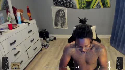 Plant Base Streamers From Pennsylvania online show from 09/18/25, 10:34