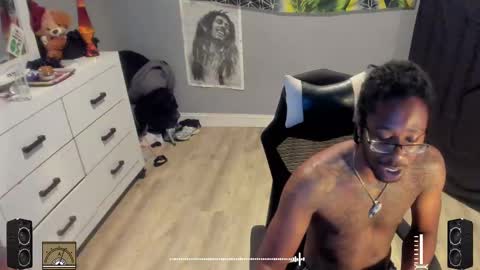 Plant Base Streamers From Pennsylvania online show from 09/24/25, 10:24