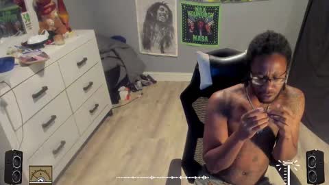 Plant Base Streamers From Pennsylvania online show from 10/13/25, 10:54