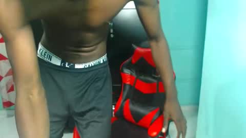 Snapshot of black30cmdick chatting on 10/10/25, 07:35 maquina online show from 10/10/25, 07:35