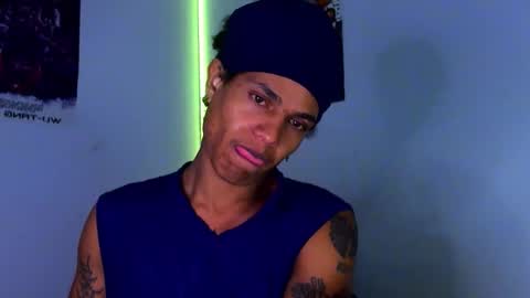 Snapshot of black_arthur chatting on 01/18/26, 01:04 Black Arthur online show from 01/18/26, 01:04