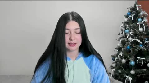 Snapshot of black_berry_bla_ck chatting on 12/13/24, 01:33 black_berry_bla_ck online show from 12/13/24, 01:33