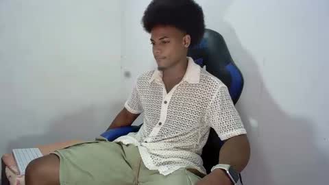 Snapshot of black_dicck chatting on 09/08/25, 04:28 tu morenito online show from 09/08/25, 04:28