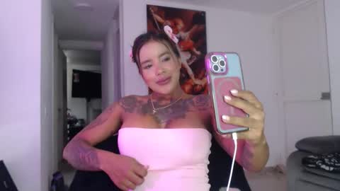 Snapshot of black_latina1 chatting on 05/14/26, 02:13 luisa online show from 05/14/26, 02:13