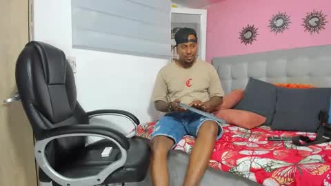 Snapshot of black_men22_ chatting on 06/09/26, 08:31 B L A C K M E N online show from 06/09/26, 08:31