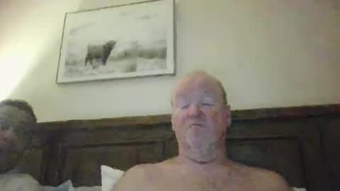 black_n_white4 online show from 12/19/25, 11:50