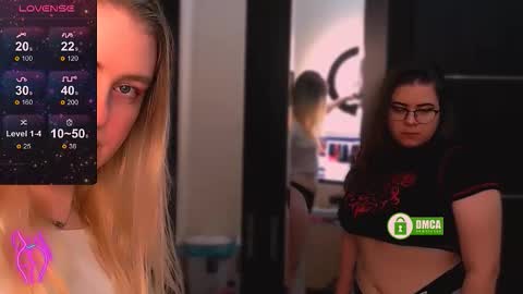 Sasha and Bella online show from 01/12/26, 10:42