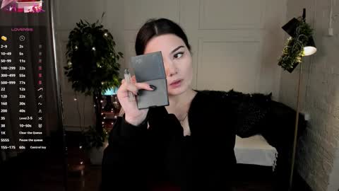 Snapshot of black_pant3r chatting on 01/07/26, 02:47 Mon Mon online show from 01/07/26, 02:47