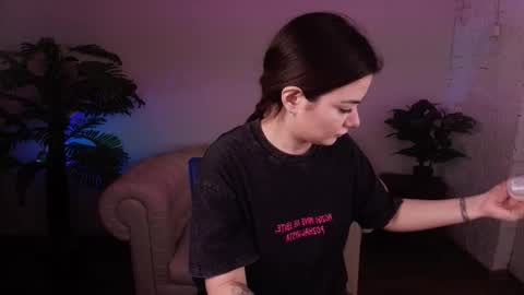 Snapshot of black_pant3r chatting on 03/15/26, 02:39 Mon Mon online show from 03/15/26, 02:39