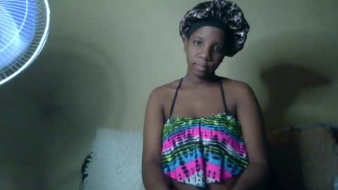Snapshot of black_queen0111254 chatting on 04/20/26, 11:17 Blackqueen online show from 04/20/26, 11:17