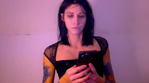 Snapshot of black_sswan chatting on 12/22/25, 07:44 Kristin online show from 12/22/25, 07:44