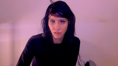 Snapshot of black_sswan chatting on 01/12/26, 12:49 Kristin online show from 01/12/26, 12:49