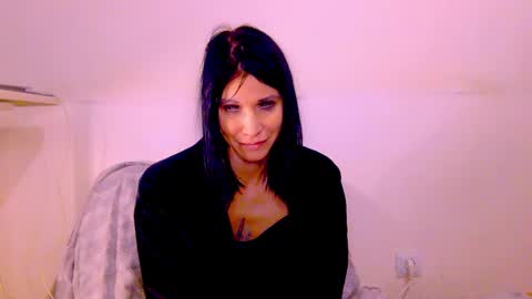 Snapshot of black_sswan chatting on 01/19/26, 03:05 Kristin online show from 01/19/26, 03:05