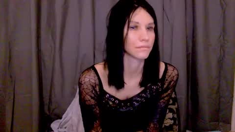 Snapshot of black_sswan chatting on 02/13/26, 02:24 Kristin online show from 02/13/26, 02:24